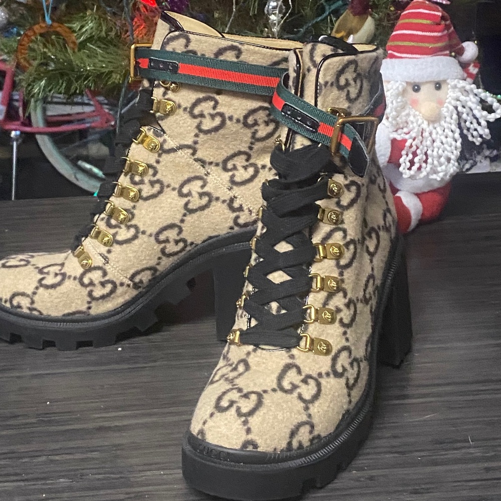 Gucci felt boots Timeless piece